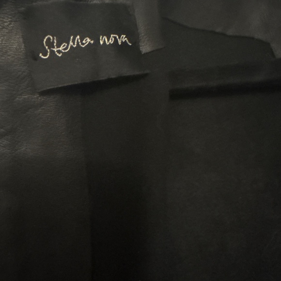 Black leather top back zip up size M or 38 - Picture 5 of 7